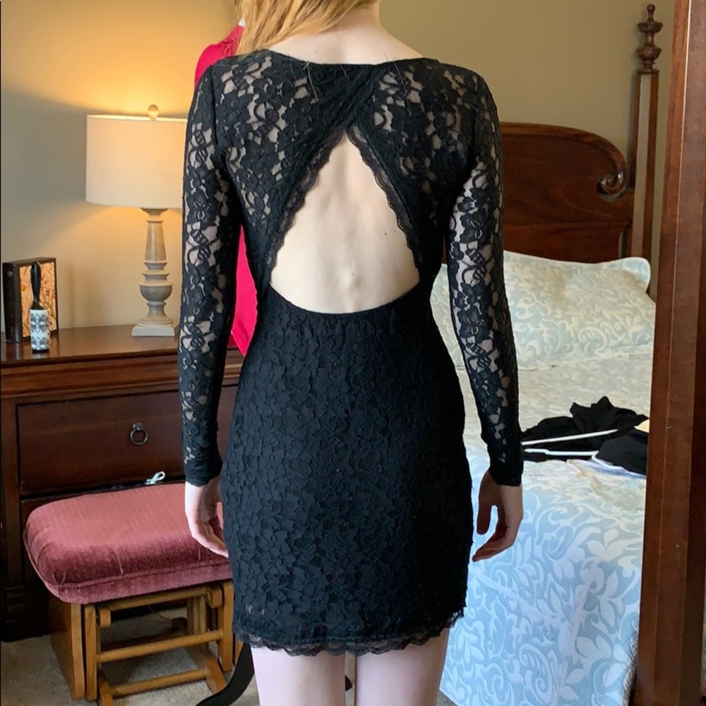 Little black lace dress. XS EXPRESS. GUC - Picture 3 of 5